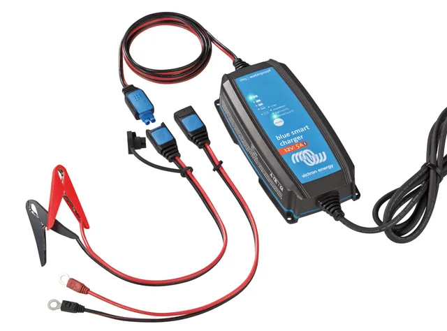 victron-energy-blue-smart-ip65s-12-5-chargeur-de-batterie-12-v-5-a-230-v-tanche- image 1