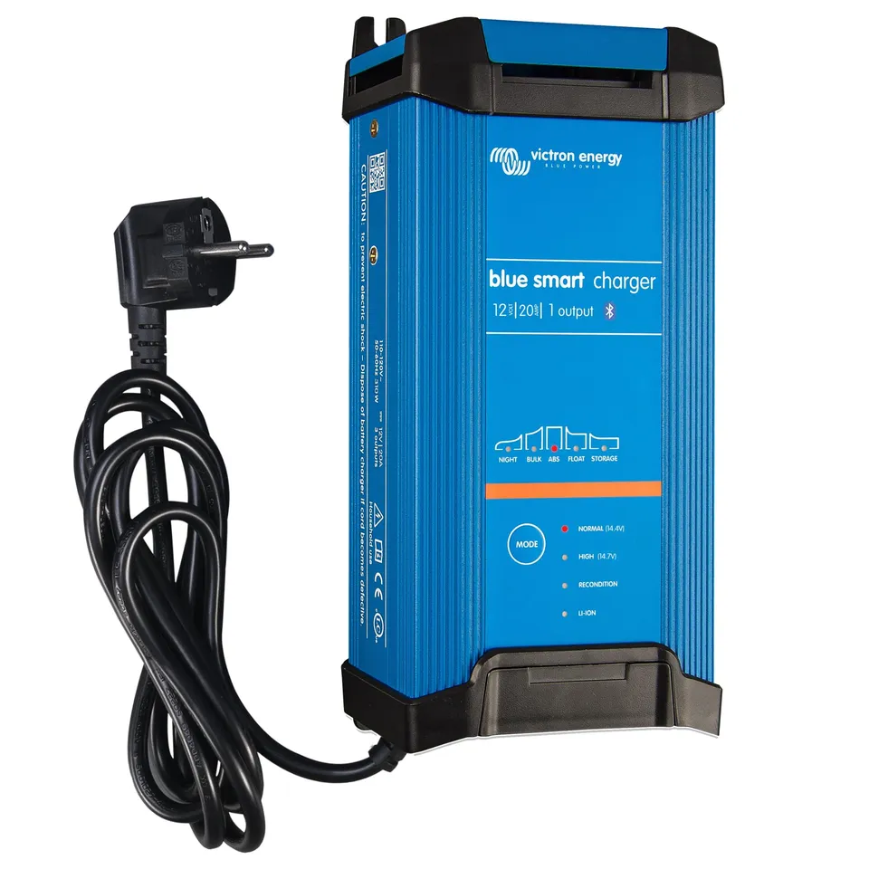 victron-energy-blue-smart-ip22-12v-20a-230v-chargeur-de-batterie-bluetooth-monop image 1